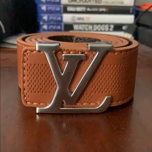 Louis Vuitton leather logo belt